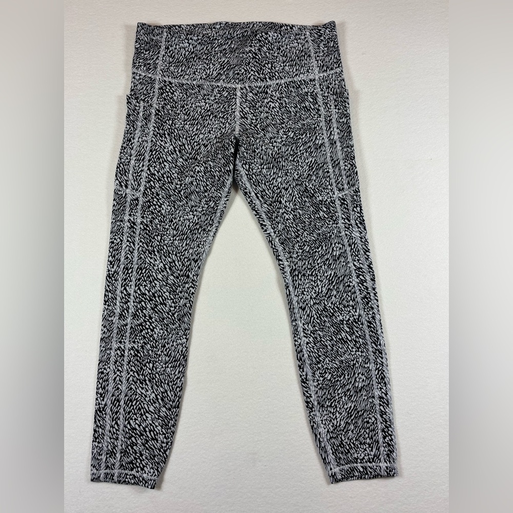 Athleta Black and White 7/8 Leggings XL‎